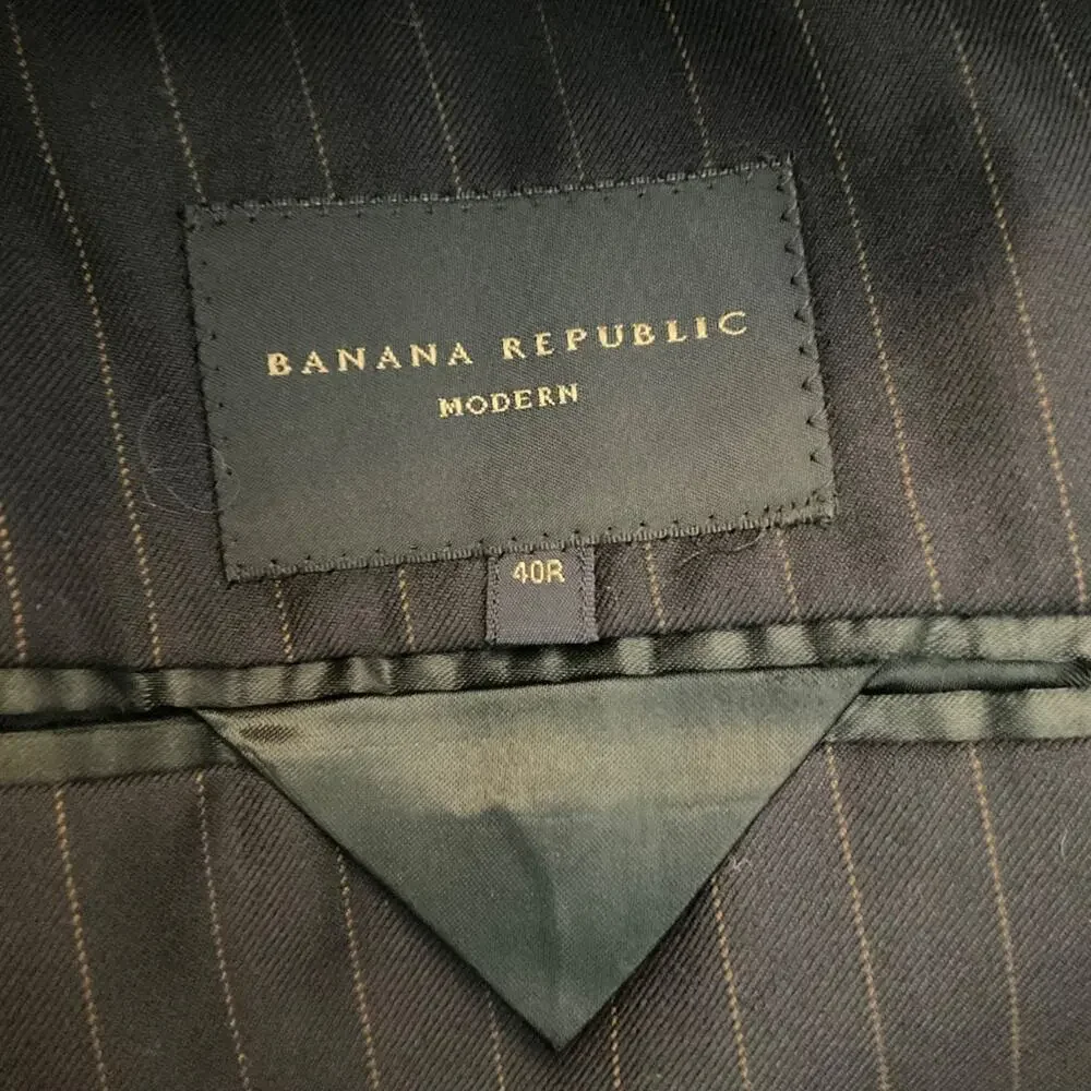 Banana Republic Modern Fit three button wool Blazer navy blue pinstripe wool 40R
